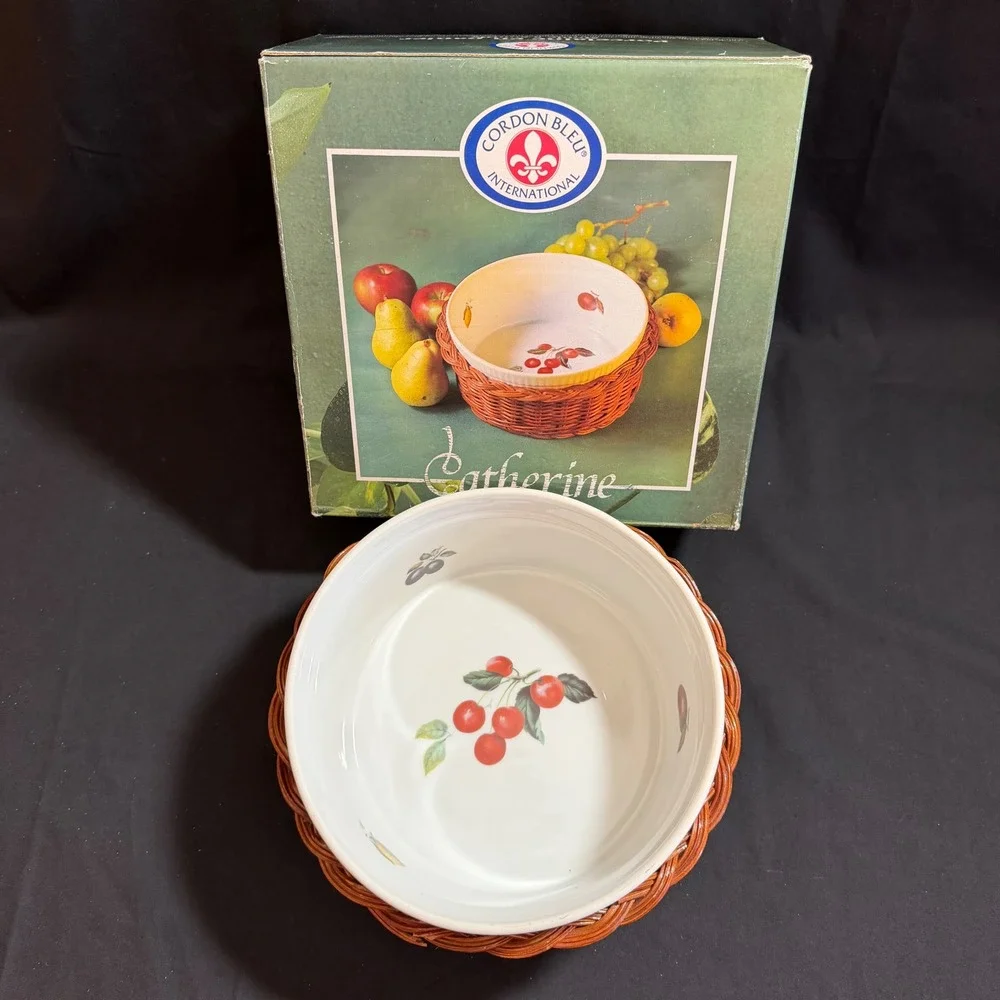 Soufflé‎ Baker Wicker Basket Vintage BIA Cordon Bleu Catherine Fruit 2 Piece